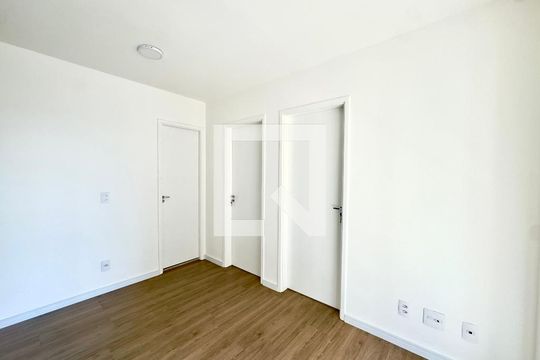 Sala de apartamento à venda com 2 quartos, 45m² em Picanço, Guarulhos