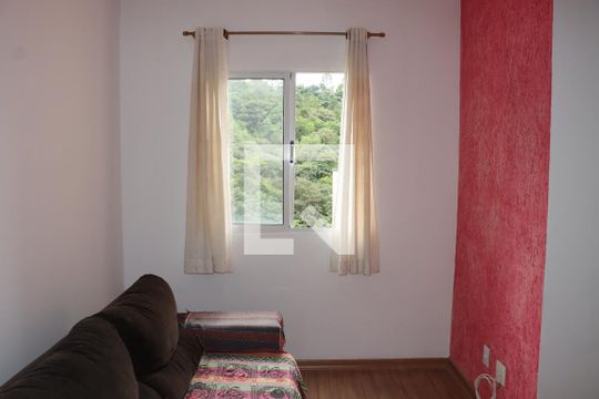 Sala de apartamento para alugar com 2 quartos, 47m² em Jardim Central, Cotia