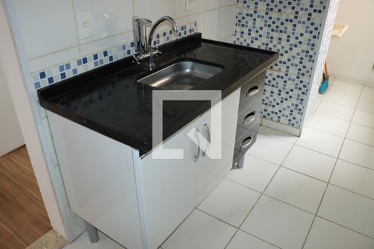 Cozinha de apartamento para alugar com 2 quartos, 47m² em Jardim Central, Cotia