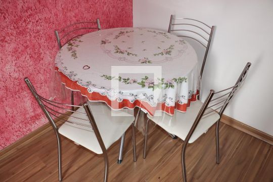 Sala de apartamento para alugar com 2 quartos, 47m² em Jardim Central, Cotia