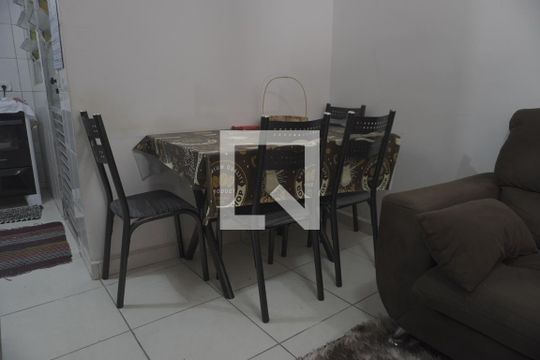 Casa de Condomínio à venda com 2 quartos, 65m² em Itaquera, São Paulo
