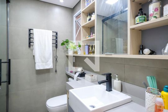 Banheiro da Suíte 1 de apartamento à venda com 2 quartos, 84m² em Fundação, São Caetano do Sul