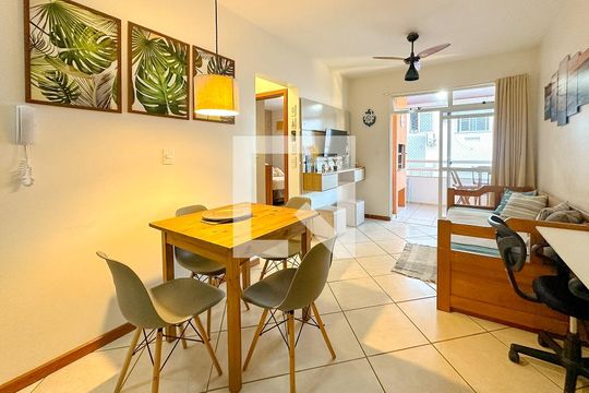Sala de Jantar de apartamento para alugar com 1 quarto, 47m² em Canasvieiras, Florianópolis