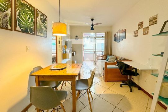 Sala de Jantar de apartamento para alugar com 1 quarto, 47m² em Canasvieiras, Florianópolis