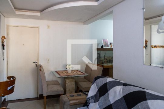 Sala de apartamento para alugar com 2 quartos, 48m² em Jardim Adriana, Guarulhos