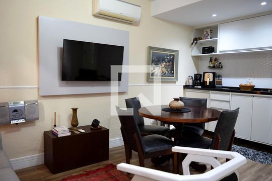 Apartamento para alugar com 1 quarto, 50m² em Pinheiros, São Paulo