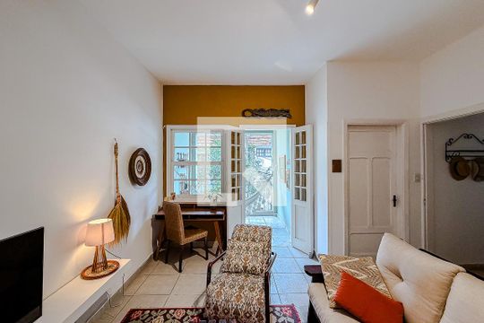 Sala de casa de condomínio para alugar com 3 quartos, 97m² em Vila Mariana, São Paulo