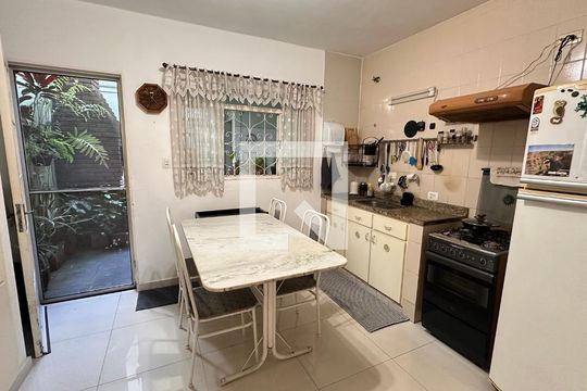 Casa à venda com 3 quartos, 118m² em Campo Belo, São Paulo