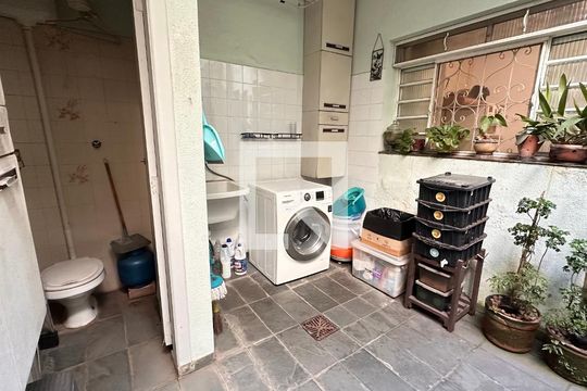 Casa à venda com 3 quartos, 118m² em Campo Belo, São Paulo