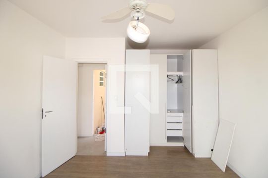 Quarto 1 de casa para alugar com 2 quartos, 160m² em Vila Santa Maria, São Paulo