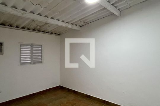 Quarto 2 de casa para alugar com 6 quartos, 300m² em Vila Matias, Santos