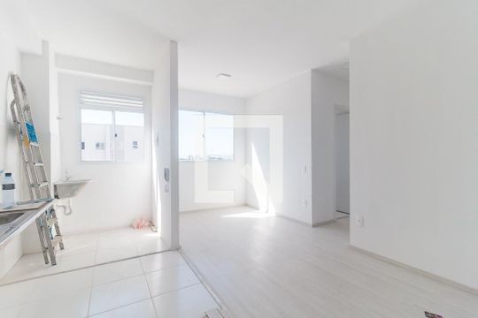 Sala de apartamento para alugar com 2 quartos, 46m² em Vila Perracini, Poá