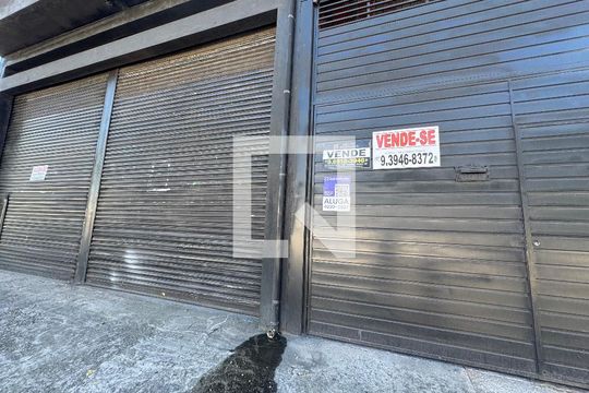 Fachada com PLACA de casa para alugar com 2 quartos, 380m² em Rochdale, Osasco