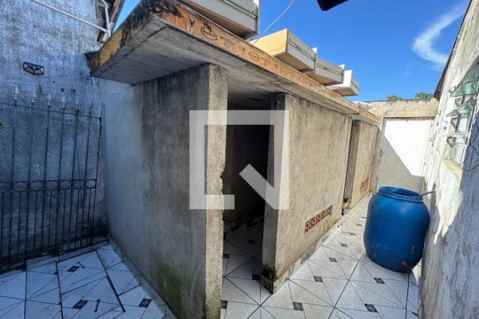 Quintal de casa para alugar com 2 quartos, 380m² em Rochdale, Osasco