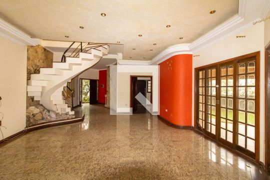 Sala de casa de condomínio à venda com 5 quartos, 450m² em Portal dos Gramados, Guarulhos