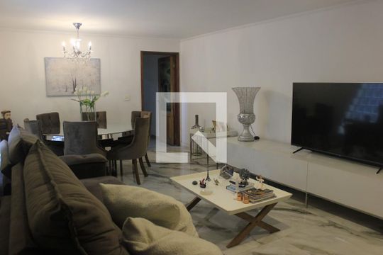 Sala de casa à venda com 4 quartos, 242m² em Vila Rosalia, Guarulhos