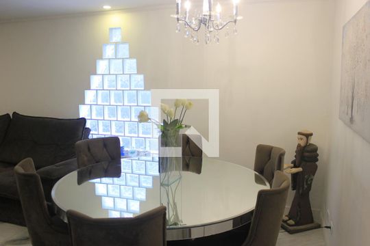Casa à venda com 4 quartos, 242m² em Vila Rosalia, Guarulhos