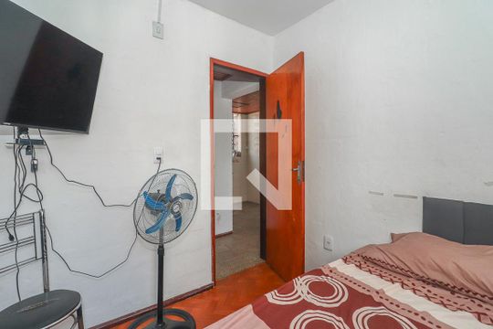 Quarto de apartamento à venda com 2 quartos, 41m² em Rubem Berta, Porto Alegre