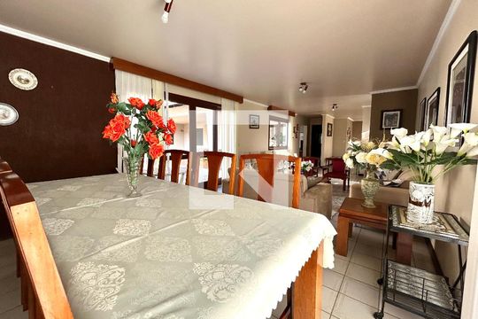 Sala de casa para alugar com 5 quartos, 391m² em Santa Monica, Florianópolis