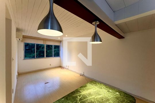 Sala/cozinha de apartamento à venda com 2 quartos, 70m² em Laranjeiras, Rio de Janeiro