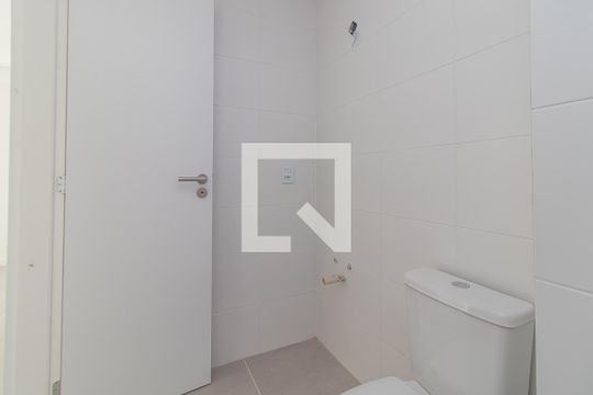 Banheiro de apartamento à venda com 1 quarto, 44m² em Menino Deus, Porto Alegre