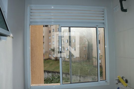 Apartamento para alugar com 3 quartos, 55m² em Jardim Isis, Cotia