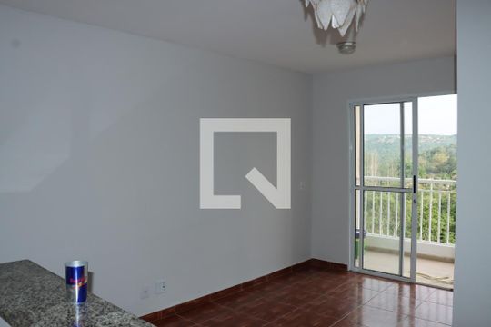 Apartamento para alugar com 3 quartos, 55m² em Jardim Isis, Cotia