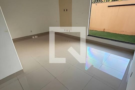 Quarto de casa para alugar com 4 quartos, 400m² em Vila Brasilia, Goiânia