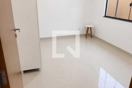 Quarto de casa para alugar com 4 quartos, 400m² em Vila Brasilia, Goiânia