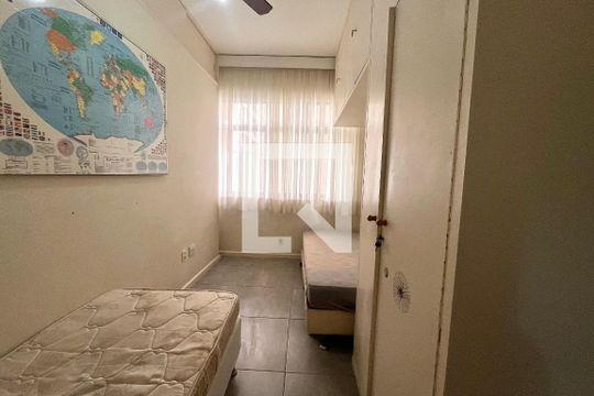 Quarto 1 de apartamento à venda com 3 quartos, 90m² em Leblon, Rio de Janeiro