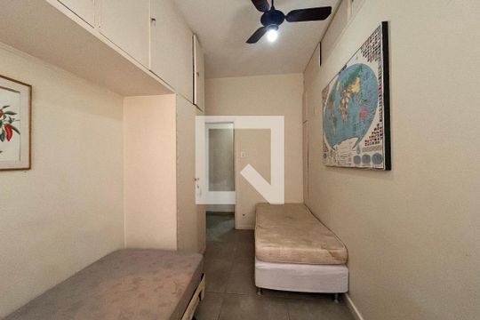 Quarto 1 de apartamento à venda com 3 quartos, 90m² em Leblon, Rio de Janeiro