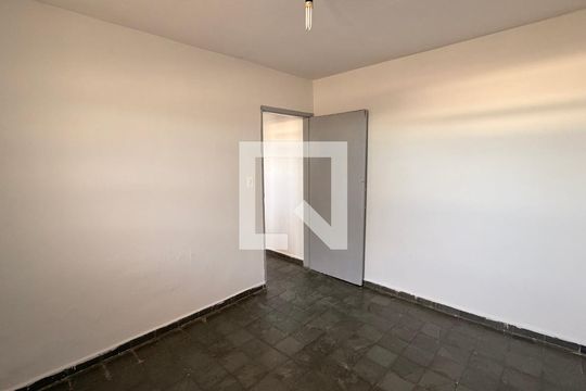 Quarto 2 de casa para alugar com 2 quartos, 52m² em Jardim América, Goiânia