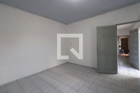Quarto 2 de casa para alugar com 2 quartos, 110m² em Vila Carrão, São Paulo