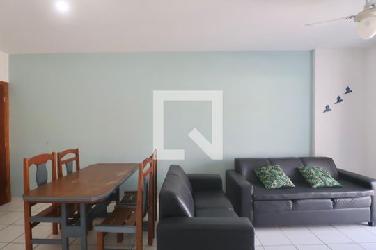 Sala de apartamento para alugar com 2 quartos, 72m² em Jardim Las Palmas, Guarujá