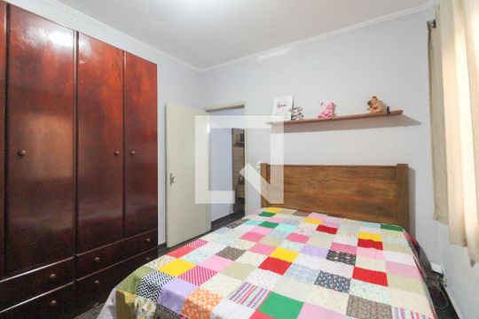 Quarto 1 de casa para alugar com 3 quartos, 240m² em Parada Xv de Novembro, São Paulo