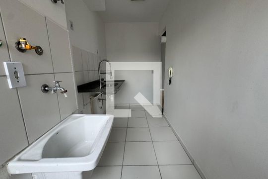 Cozinha e Área de Serviço de apartamento à venda com 2 quartos, 48m² em São Pedro, Osasco