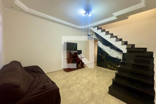 Sala de casa para alugar com 2 quartos, 250m² em Jardim Santa Lidia, Guarulhos