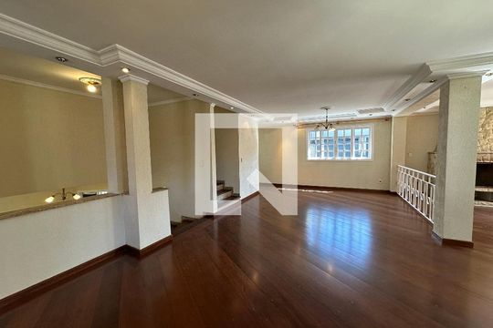 Sala de casa de condomínio para alugar com 3 quartos, 270m² em Nova Higienópolis, Barueri