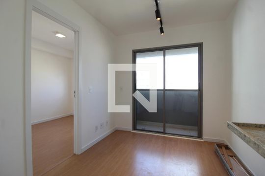Sala/Cozinha de apartamento à venda com 1 quarto, 24m² em Vila Nova Conceição, São Paulo