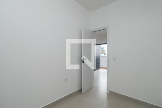 Quarto de apartamento para alugar com 1 quarto, 26m² em Costa E Silva, Porto Alegre