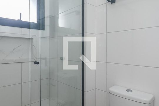 Banheiro de apartamento para alugar com 1 quarto, 25m² em Costa E Silva, Porto Alegre