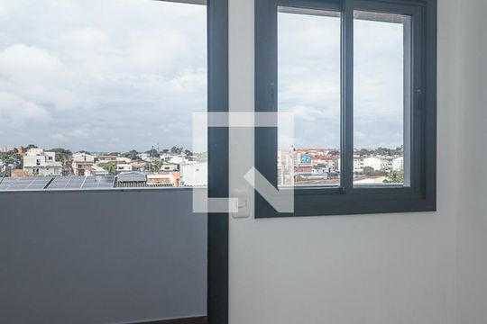 Sala de apartamento para alugar com 1 quarto, 26m² em Costa E Silva, Porto Alegre