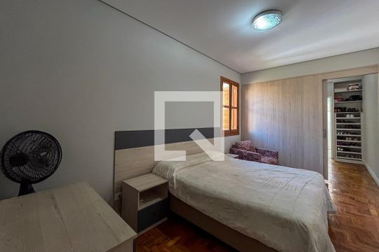 Suite de casa à venda com 4 quartos, 190m² em Aclimação, São Paulo