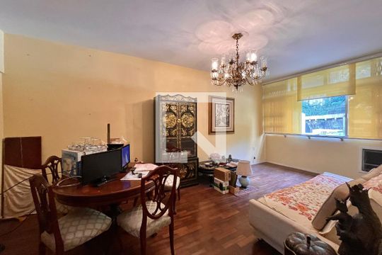 Apartamento à venda com 2 quartos, 81m² em Leme, Rio de Janeiro