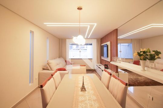 Sala de casa à venda com 3 quartos, 274m² em Vila Mangalot, São Paulo