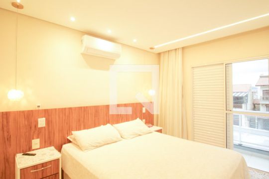 Suíte 1 de casa à venda com 3 quartos, 274m² em Vila Mangalot, São Paulo