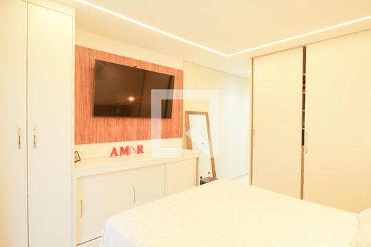 Suíte 1 de casa à venda com 3 quartos, 274m² em Vila Mangalot, São Paulo