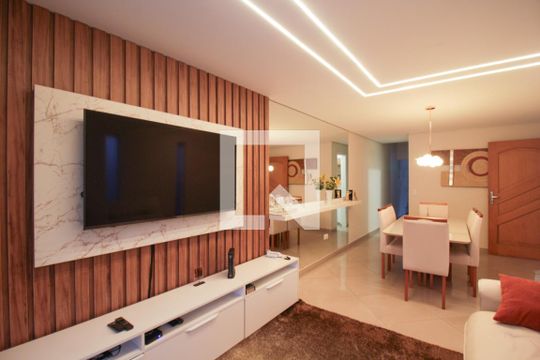 Sala de casa à venda com 3 quartos, 274m² em Vila Mangalot, São Paulo