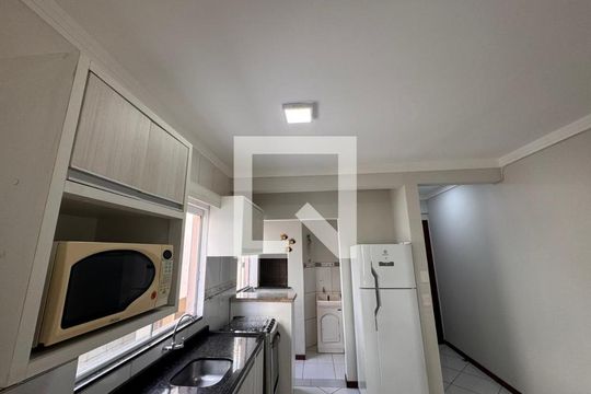 Cozinha de apartamento para alugar com 1 quarto, 42m² em Ingleses do Rio Vermelho, Florianópolis