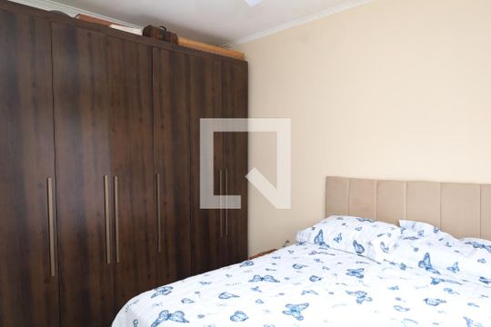 Quarto 1 de apartamento à venda com 2 quartos, 48m² em Vila Carmosina, São Paulo